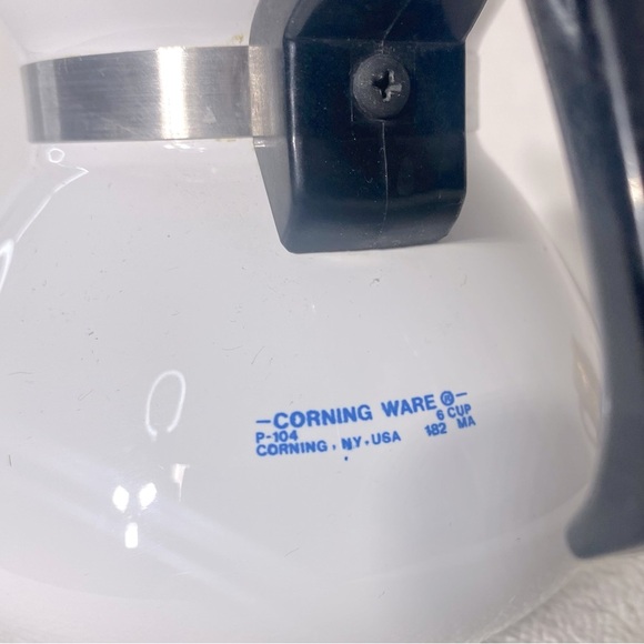 Vintage Corningware Blue Cornflower 6 Cup Teapot - Picture 11 of 11